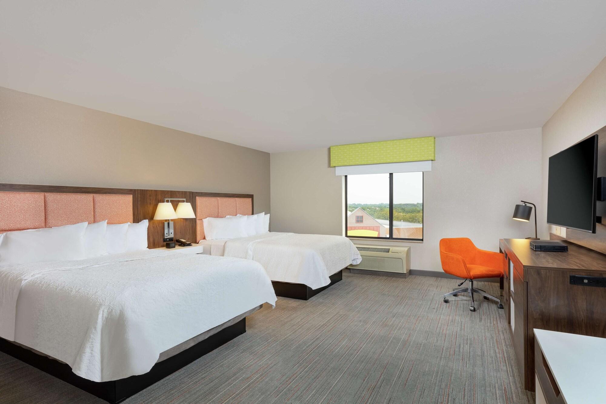 Newly Renovated Hampton Inn Omaha West Lakeside Exterior photo